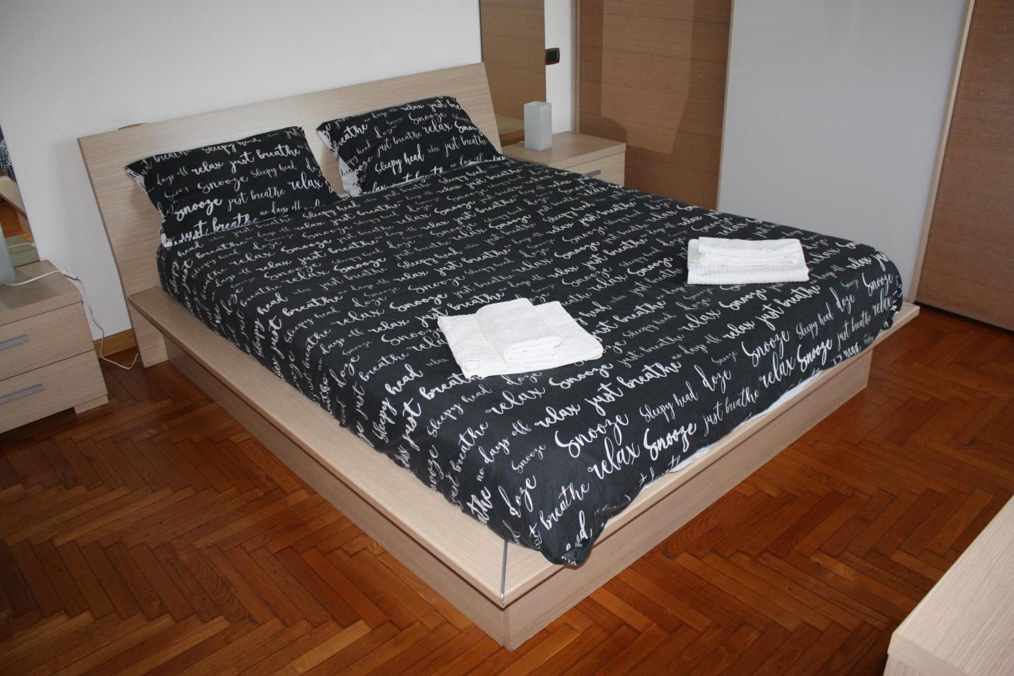 Elegante Appartamento Trilocale Milan Exterior photo